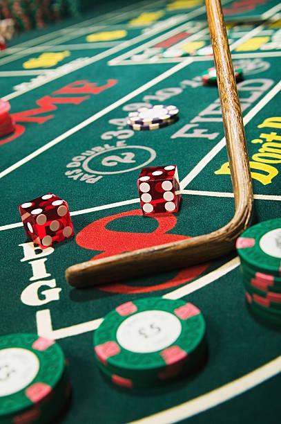 mktoto app showing live blackjack and roulette tables
