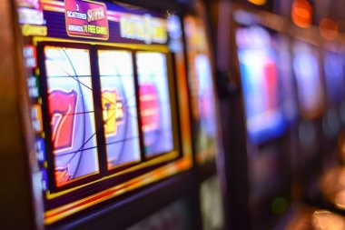 Card display and betting interface Mobile phone showing Sakong card interface and betting controls